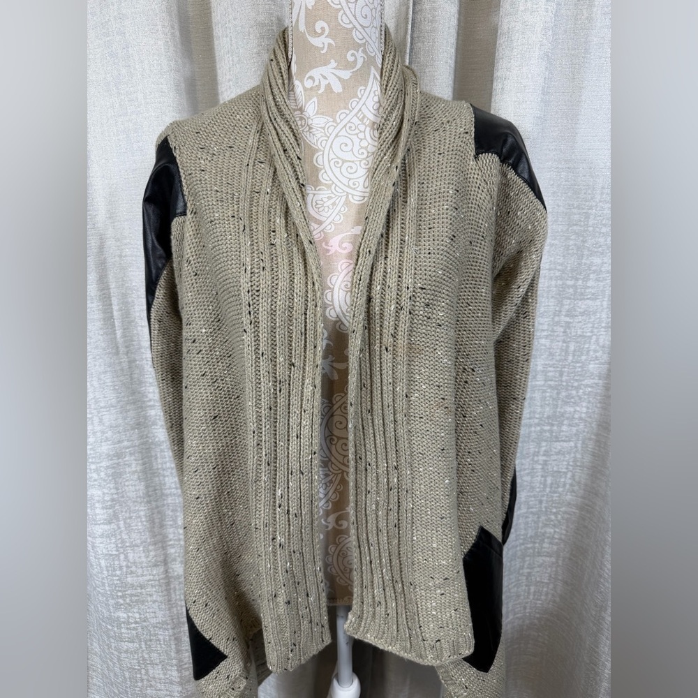 YAIRA Taupe Knit Open-Front Cardigan with Faux Leather Trim (Size L) - Picture 5 of 9